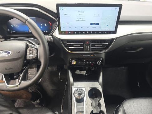 Used 2024 Ford Escape Platinum AWD/4WD image 8