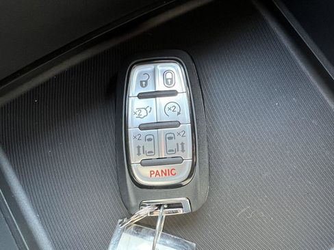 New 2026 Chrysler Pacifica Select image 31