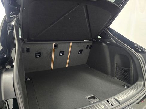 New 2026 Porsche Macan image 22