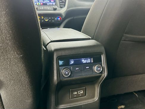 Used 2021 GMC Acadia SLE w/ Elevation Edition FWD image 23