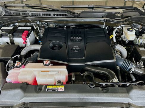 Used 2024 Toyota Tundra Limited image 28