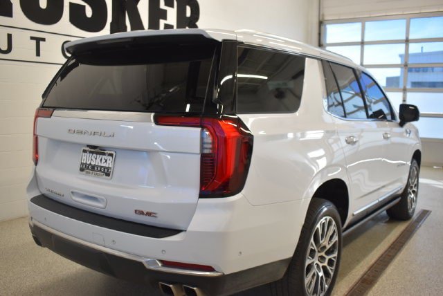 Used 2026 GMC Yukon Denali w/ Sun & Power Step Package AWD/4WD image 4