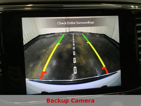 Used 2022 Jeep Grand Cherokee Limited image 21