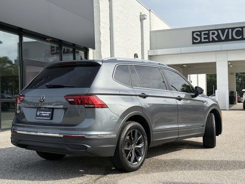 Used 2023 Volkswagen Tiguan SE w/ Panoramic Sunroof Package FWD image 32