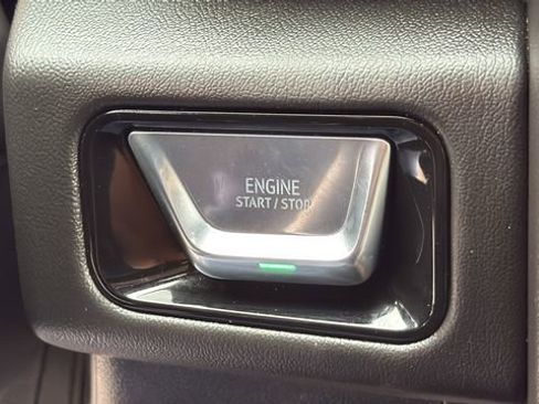 Certified 2025 GMC Yukon XL Denali image 20