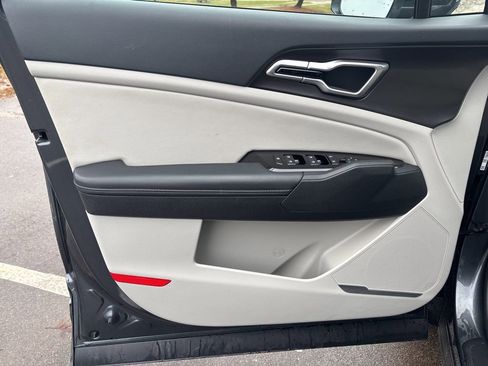 Used 2025 Kia Sportage EX image 14