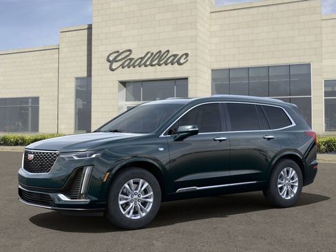 New 2025 Cadillac XT6 Luxury image 2