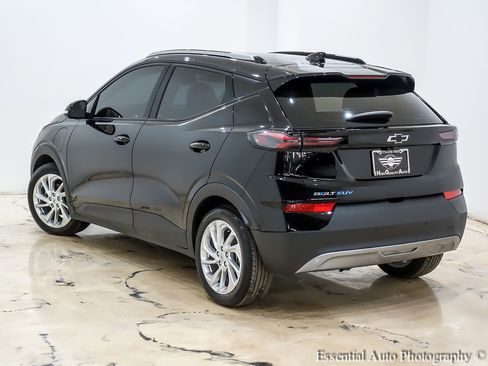 Used 2023 Chevrolet Bolt EUV LT w/ Driver Confidence Package image 10