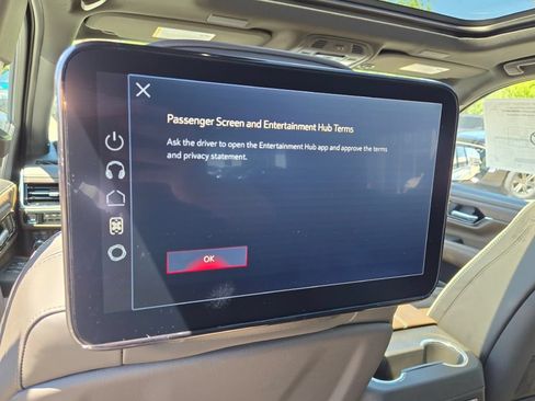 New 2026 GMC Yukon Denali Ultimate w/ LPO, Floor Liner Package AWD/4WD image 35