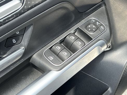 Used 2026 Mercedes-Benz GLB 250 4MATIC image 20
