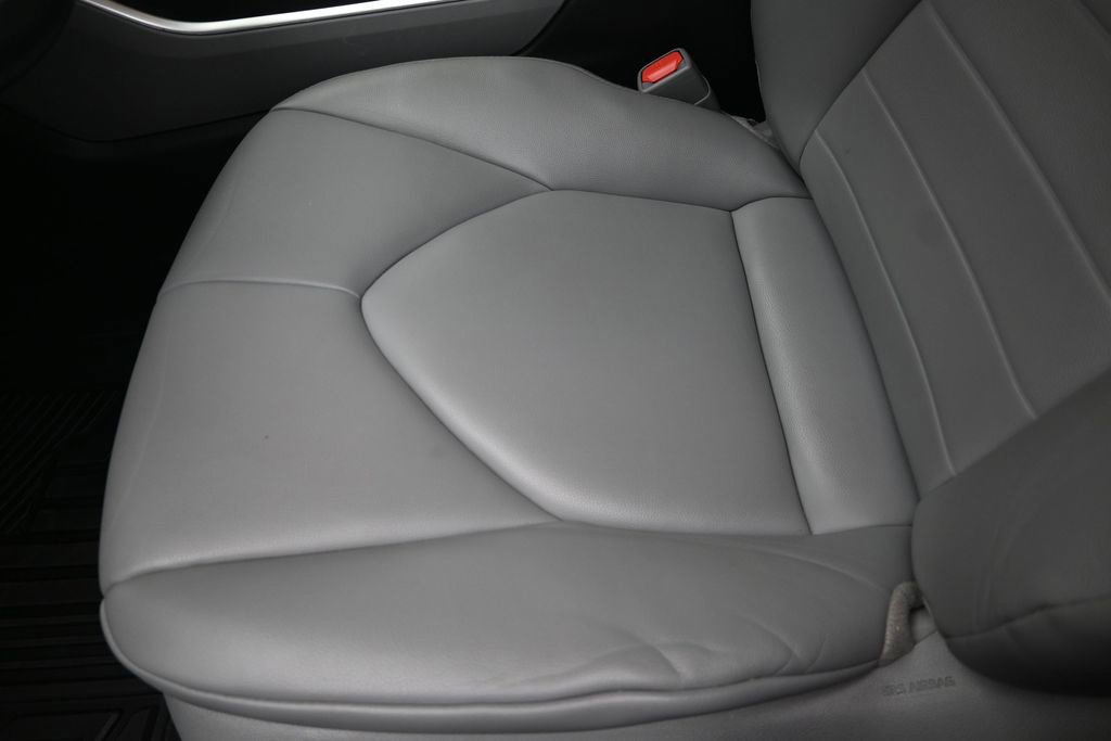 Used 2022 Toyota Highlander XLE FWD image 11