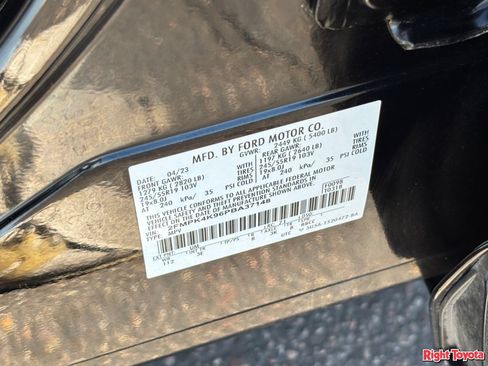 Used 2023 Ford Edge Titanium AWD/4WD image 31