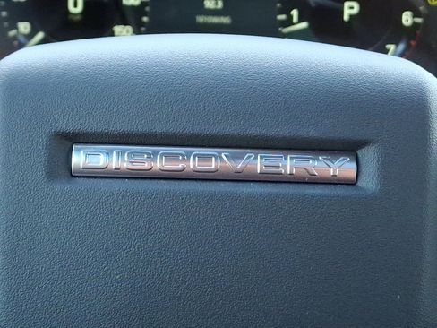 New 2026 Land Rover Discovery S image 20