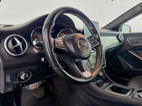 Used 2017 Mercedes-Benz GLA 250 4MATIC image 21