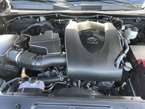 Used 2023 Toyota Tacoma SR5 RWD image 11