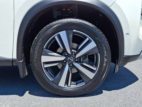 Certified 2023 Nissan Rogue Platinum AWD/4WD image 9