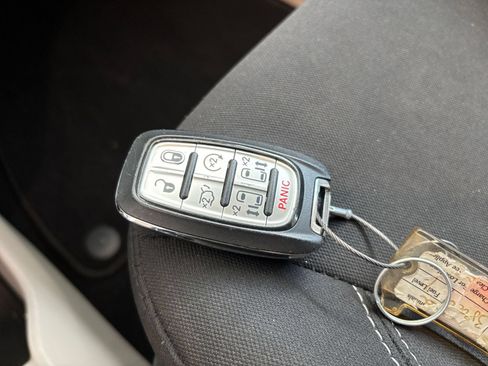 Used 2024 Chrysler Voyager LX FWD image 21