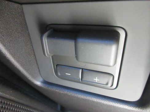 New 2026 GMC Canyon Elevation w/ Convenience Package image 20