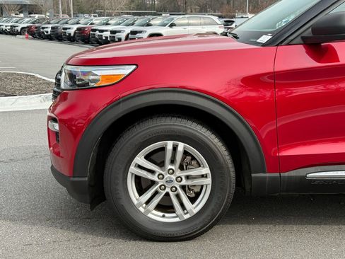 Used 2020 Ford Explorer XLT w/ Equipment Group 202A image 12