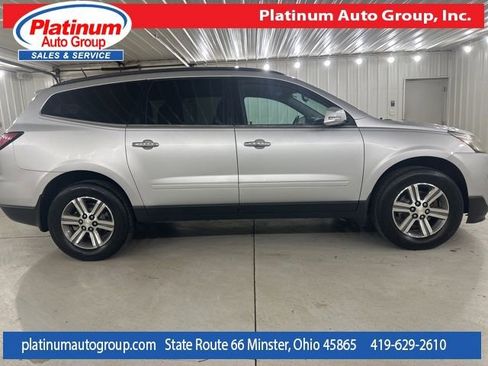 Used 2017 Chevrolet Traverse LT image 6
