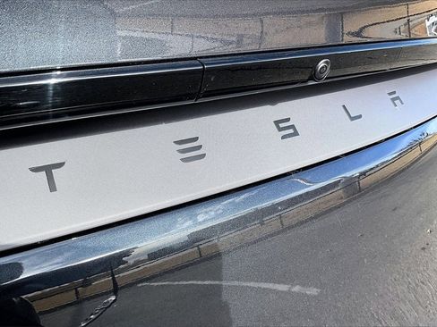 Used 2026 Tesla Model Y AWD image 33