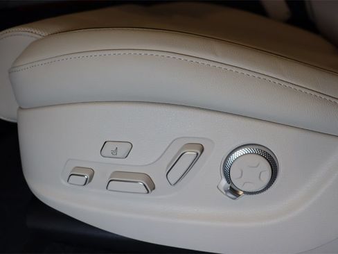Used 2025 Genesis GV80 3.5T Advanced AWD/4WD image 9