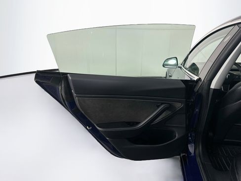 Used 2019 Tesla Model 3 Standard Range Plus RWD image 26