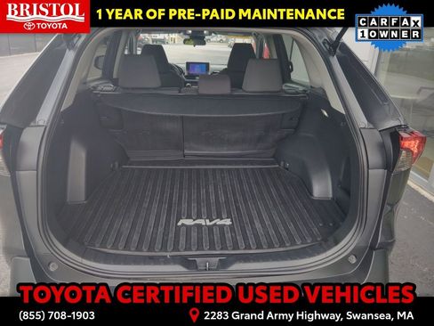 Used 2024 Toyota RAV4 XLE AWD/4WD image 32