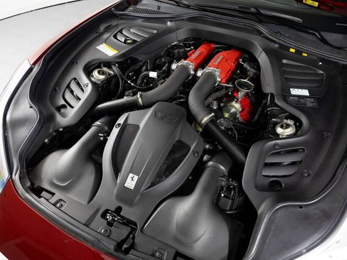 Certified 2019 Ferrari GTC4Lusso T RWD image 64