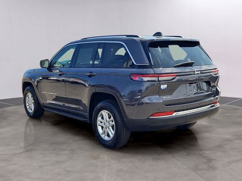 Used 2022 Jeep Grand Cherokee Laredo w/ Luxury Tech Group I AWD/4WD image 6