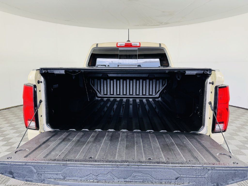 Used 2023 Chevrolet Colorado Z71 AWD/4WD image 24
