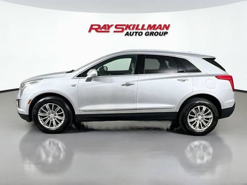 Used 2017 Cadillac XT5 Luxury w/ Driver Awareness Package FWD image 4