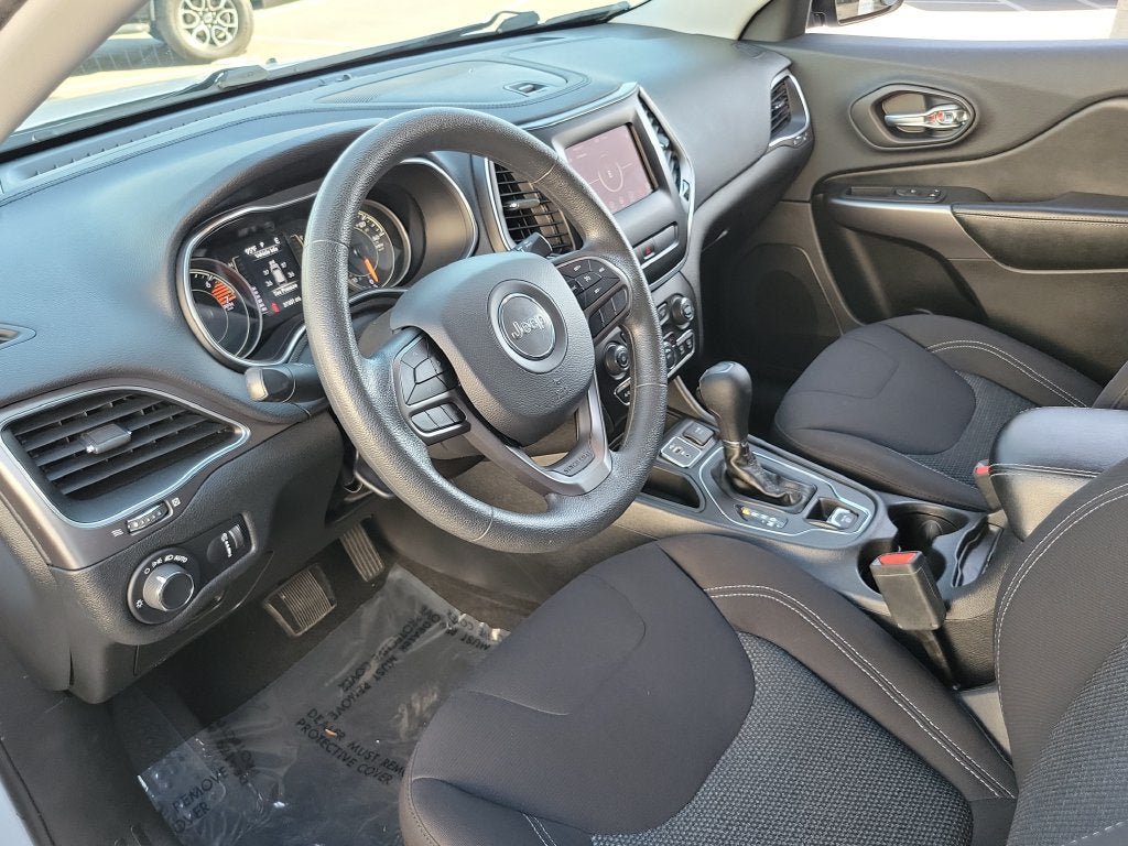 Used 2020 Jeep Cherokee Latitude FWD image 18