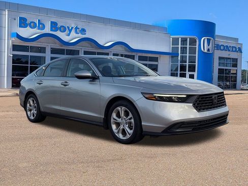 Certified 2024 Honda Accord LX image 3