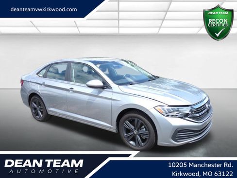 Used 2024 Volkswagen Jetta SE w/ Panoramic Sunroof Package FWD image 1