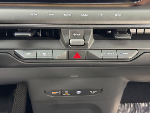 Used 2024 Kia EV9 Land image 30