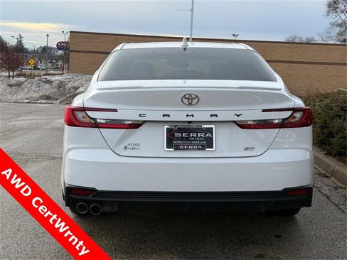 Used 2025 Toyota Camry SE image 4