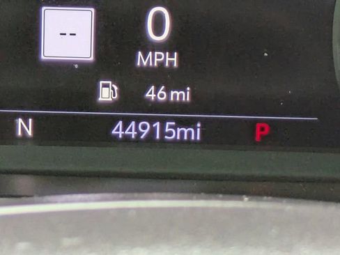 Used 2021 Chevrolet Suburban High Country image 33