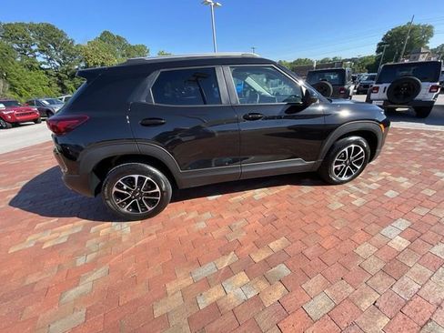 Used 2024 Chevrolet TrailBlazer LT w/ Driver Confidence Package AWD/4WD image 36