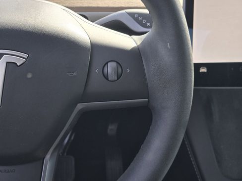 Used 2024 Tesla Model Y Long Range image 27