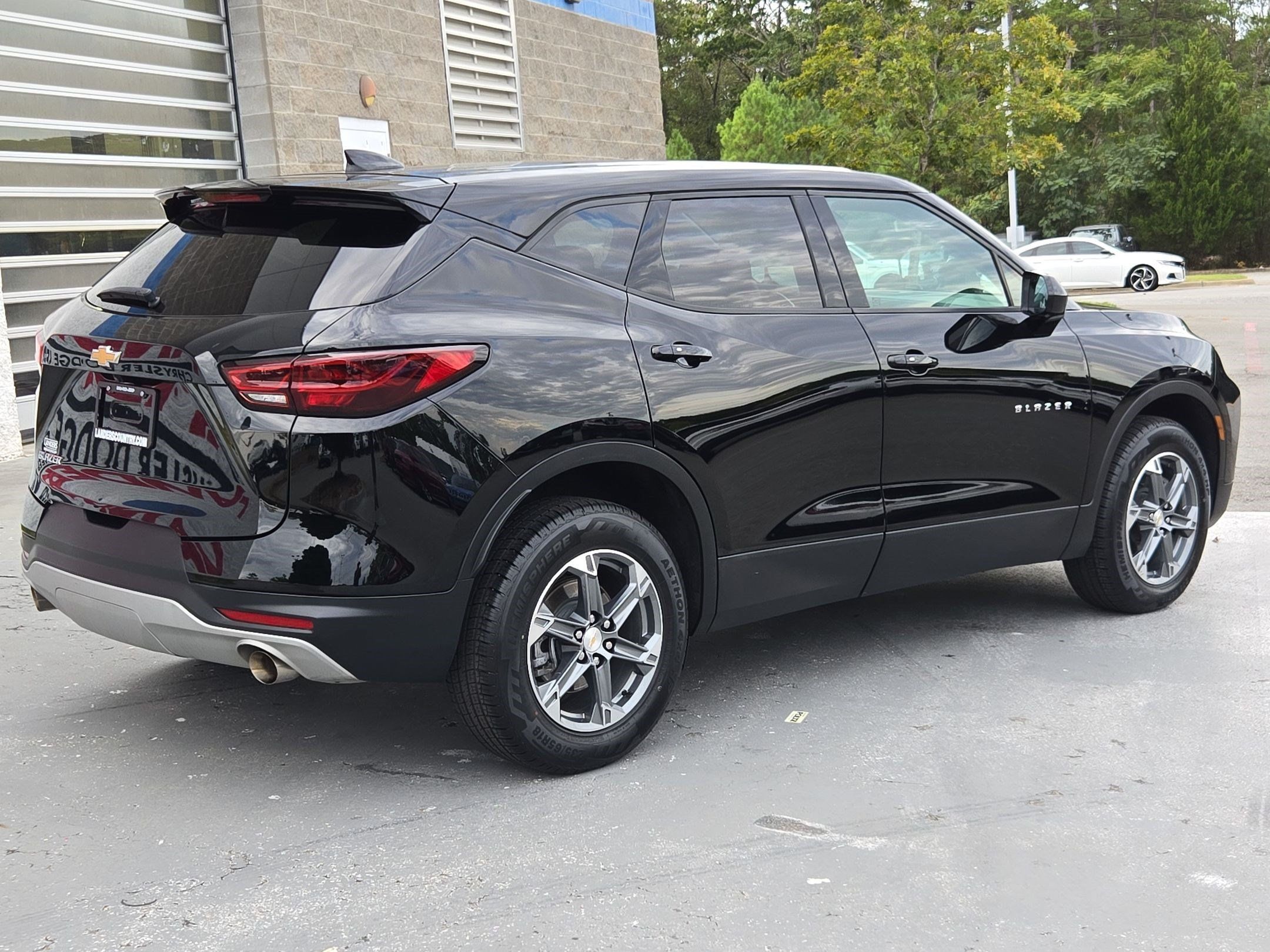 Used 2025 Chevrolet Blazer LT FWD image 7