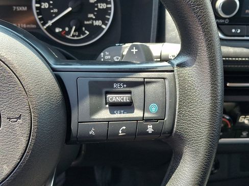 Used 2024 Nissan Rogue SV AWD/4WD image 23
