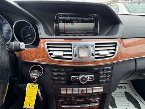 Used 2014 Mercedes-Benz E 350 4MATIC Sedan image 11