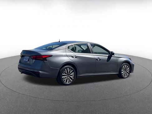 Used 2025 Nissan Altima 2.5 SV image 15