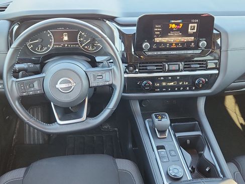 Used 2025 Nissan Pathfinder SV AWD/4WD image 13