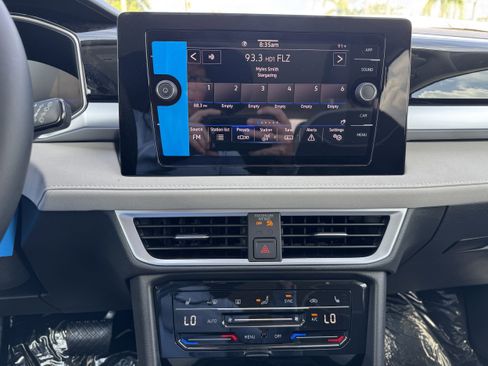 New 2025 Volkswagen Taos SE image 19