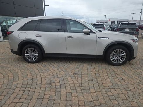 Used 2025 MAZDA CX-90 Plug-In Hybrid w/ Preferred AWD/4WD image 4