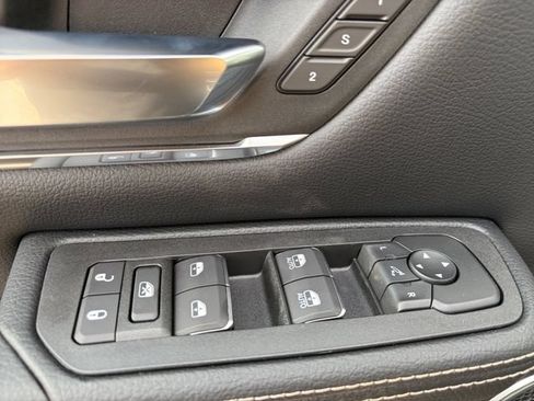 New 2026 RAM 1500 Laramie w/ Night Edition AWD/4WD image 18