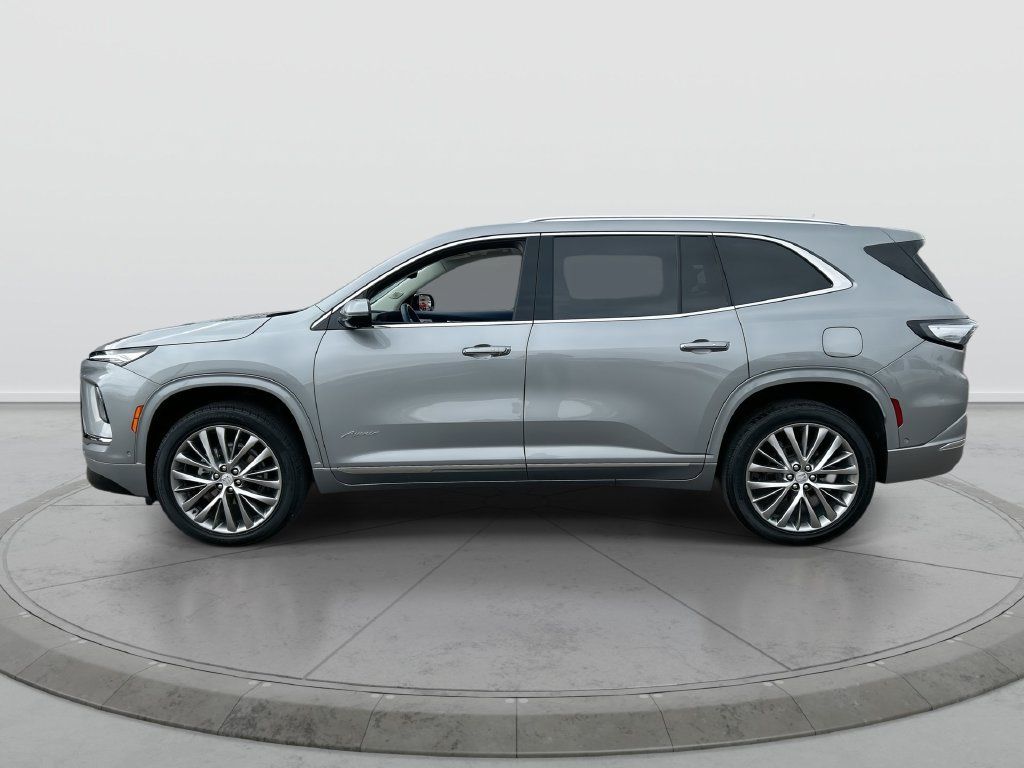 Used 2025 Buick Enclave Avenir w/ Super Cruise Package AWD/4WD image 5