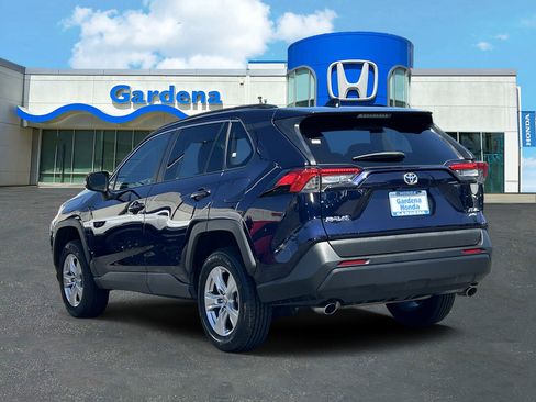 Used 2023 Toyota RAV4 XLE AWD/4WD image 4